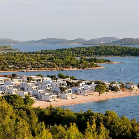 Camp Buqez 45 - Artica