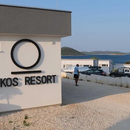 Camp Buqez 45 - Artica 度假居 Pakoštane