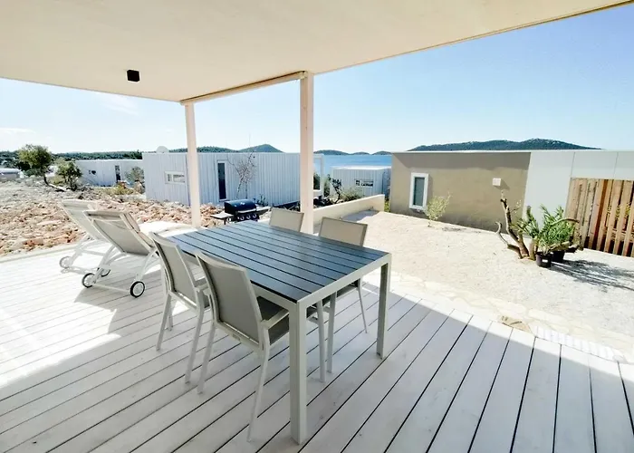 Semesterbostad Camp Buqez 45 - Artica