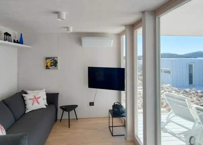 Camp Buqez 45 - Artica * Pakoštane