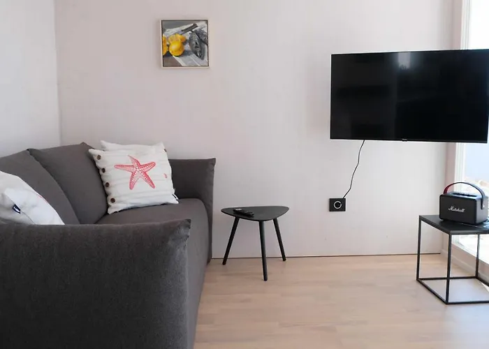 Camp Buqez 45 - Artica Semesterbostad